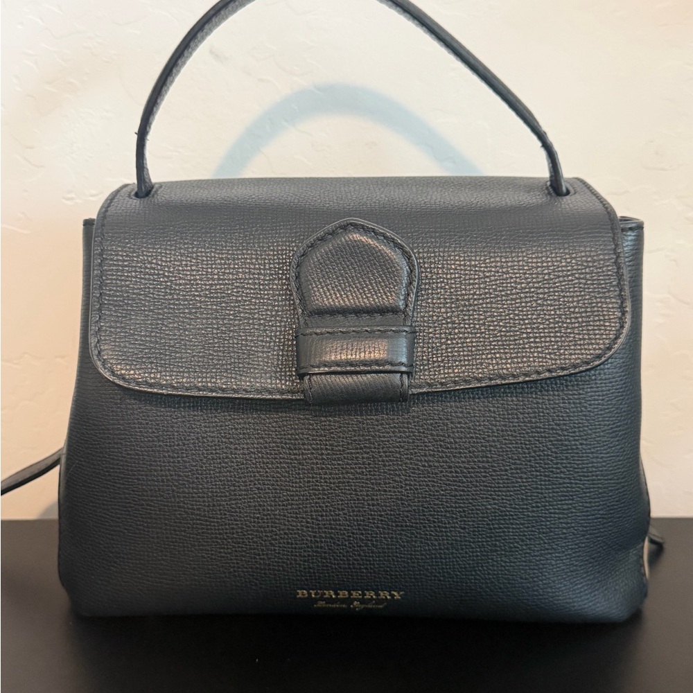 Black Burberry Camberley - Picture 5 of 8